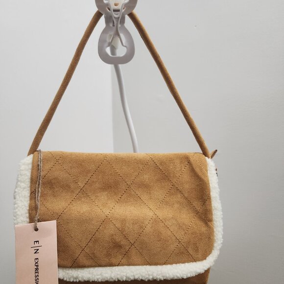 FALL SALE!! Shoulder or crossbody - Picture 5 of 6